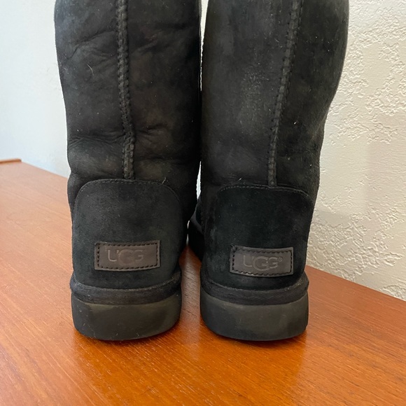 Ugg boot - classic short black size 8 - Picture 5 of 9